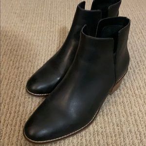 Come Haan Signature Abbot Booties (black)
